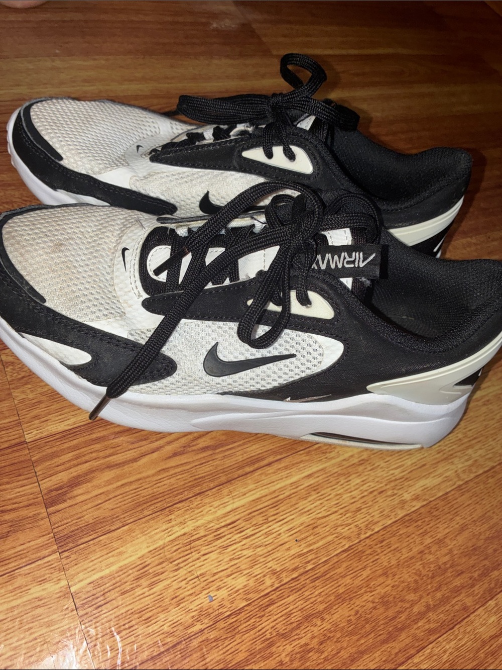 Nike Women's Black and White Mesh Trainer Sneakers